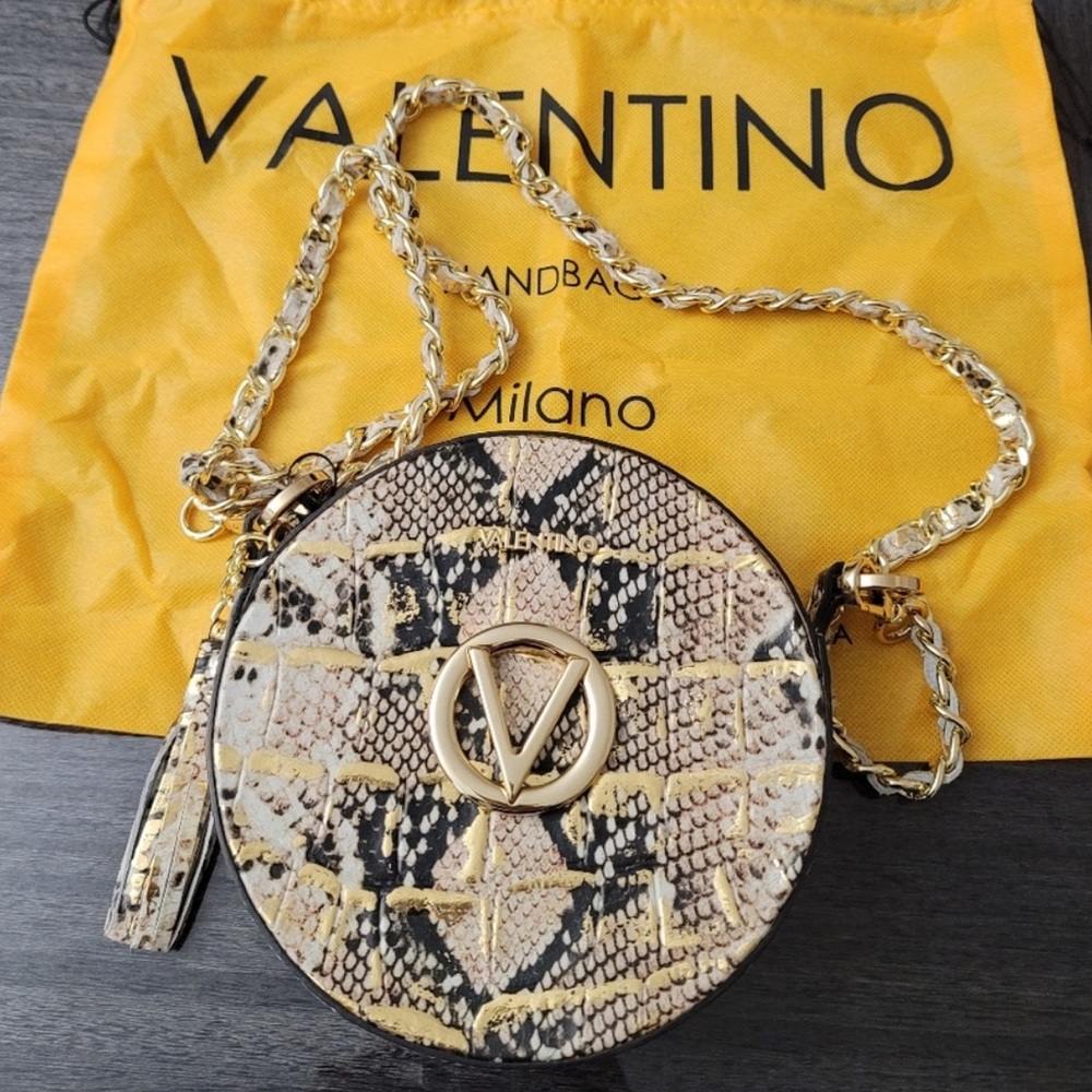 IN SEARCH OF VALENTINO